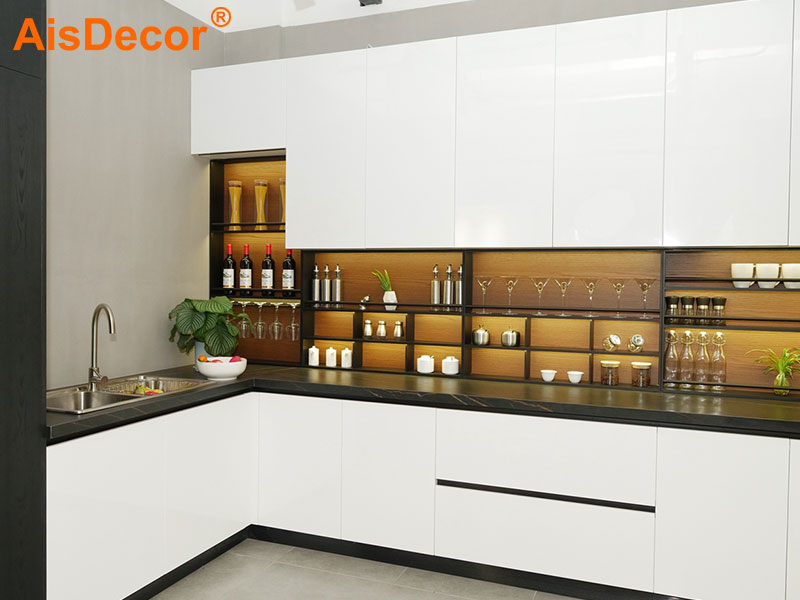 White Glossy Lacquer Sintered Stone Kitchen